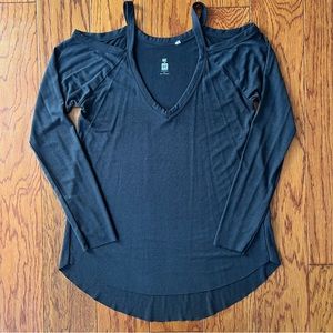 Me to We Cold Shoulder Long Sleeve Top